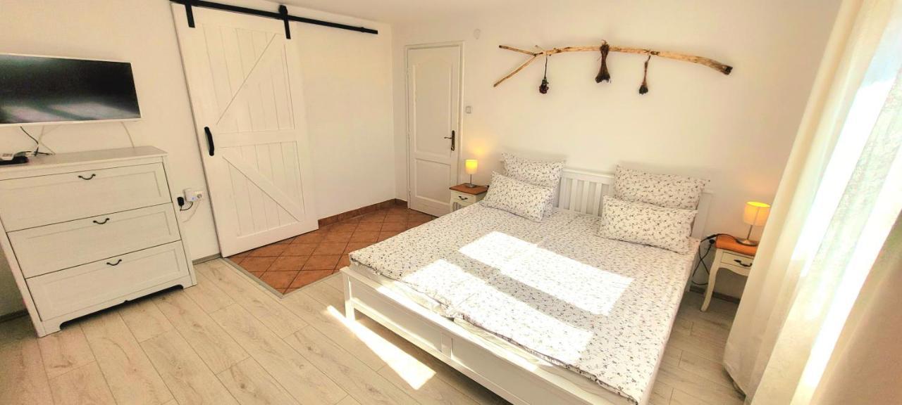 Hotel Napkert Apartman Noszvaj Zewnętrze zdjęcie